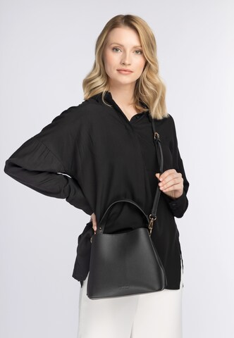 usha WHITE LABEL Shoulder Bag in Black: front