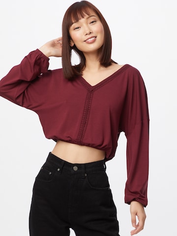 ABOUT YOU Shirt 'Karli' in Rood: voorkant