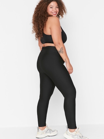 Trendyol Curve Skinny Leggings i svart