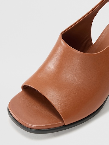 ECCO Sandály 'ALBA' – hnědá