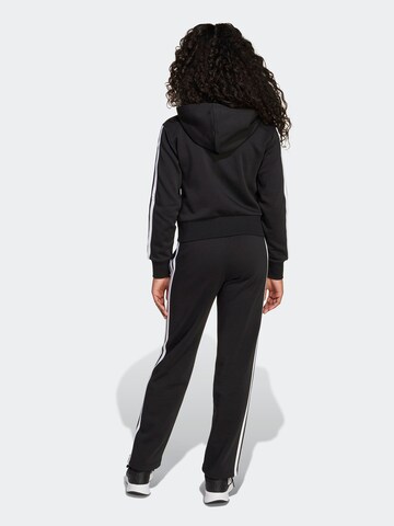 ADIDAS SPORTSWEAR Treenipuku värissä musta
