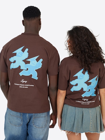 T-Shirt Legacy Studios en marron