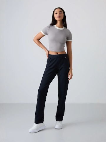 Tommy Life Regular Broek 'Jogginghose' in Zwart: voorkant