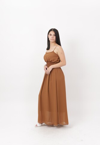 Abito di Elara in marrone