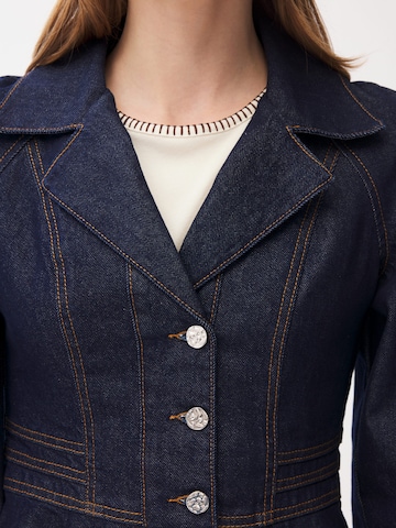 adl Between-Season Jacket in Blue