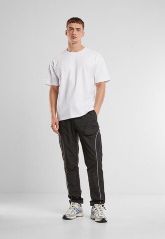 Urban Classics Свободный крой Штаны в Черный