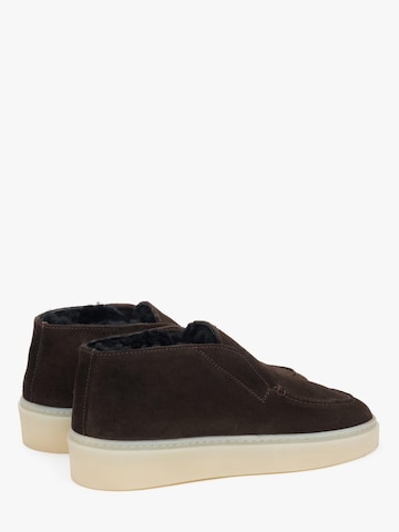 Estro Slipper – hnědá