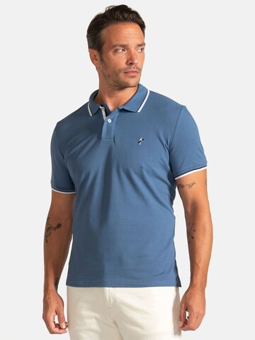 Jacey Quinn - Camisa em azul