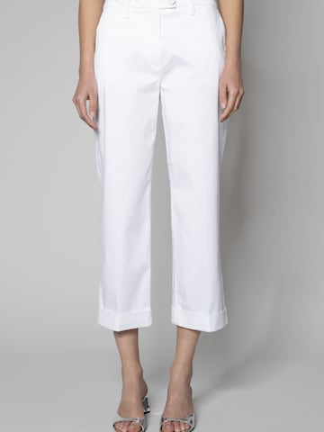 Re-HasH Regular Traditional pants in White: front