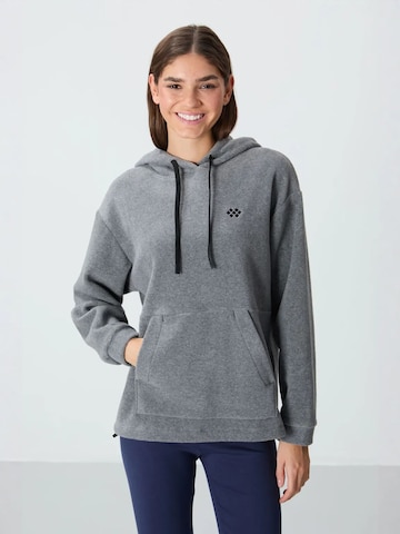 Tommy Life Sweatshirt in Grey: front