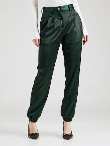 Guido Maria Kretschmer Women Tapered Pleat-Front Pants 'Nina' in Green: front