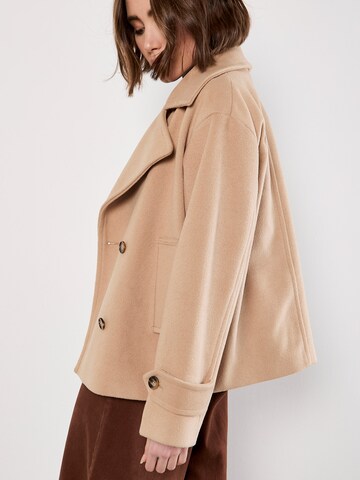 Janker di Apricot in marrone