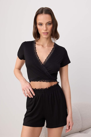 Trendyol - Pijama de pantalón corto en negro: frente
