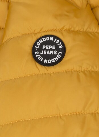 Pepe Jeans Prehodna jakna 'Greystroke' | rumena barva