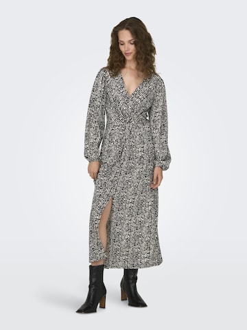 Robe JDY en noir : devant