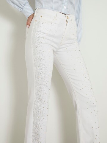 GUESS Flared Jeans in White