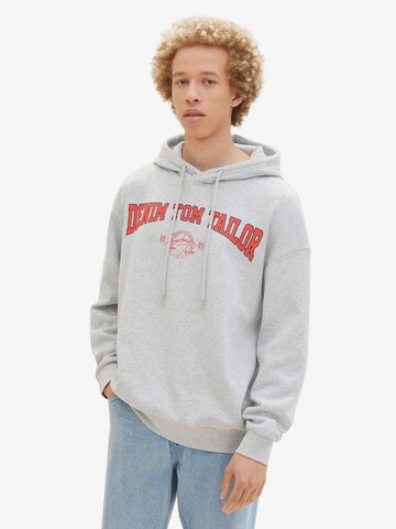 TOM TAILOR DENIM Sweatshirt in Grijs: voorkant