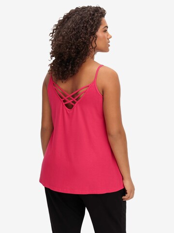 Top di SHEEGO in rosa