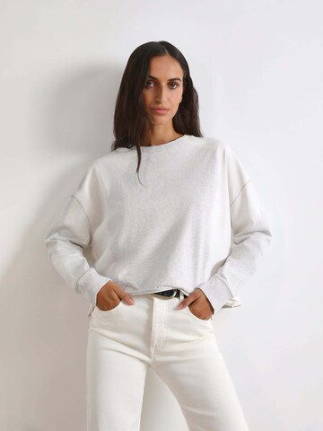 Scalpers Sweatshirt in Grau: Vorderseite