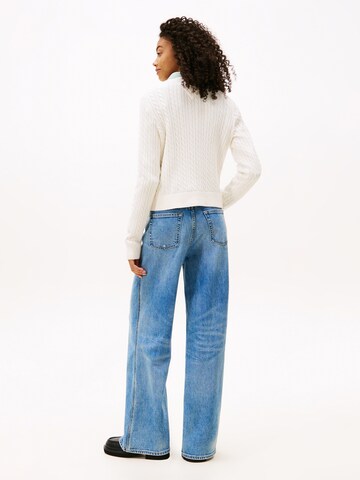 Pullover 'ESSENTIAL' di Tommy Jeans in bianco