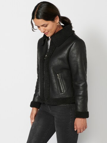 KOROSHI Between-Season Jacket in Black