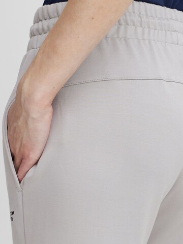 Tapered Pantaloni 'Braida' di North Bend in grigio