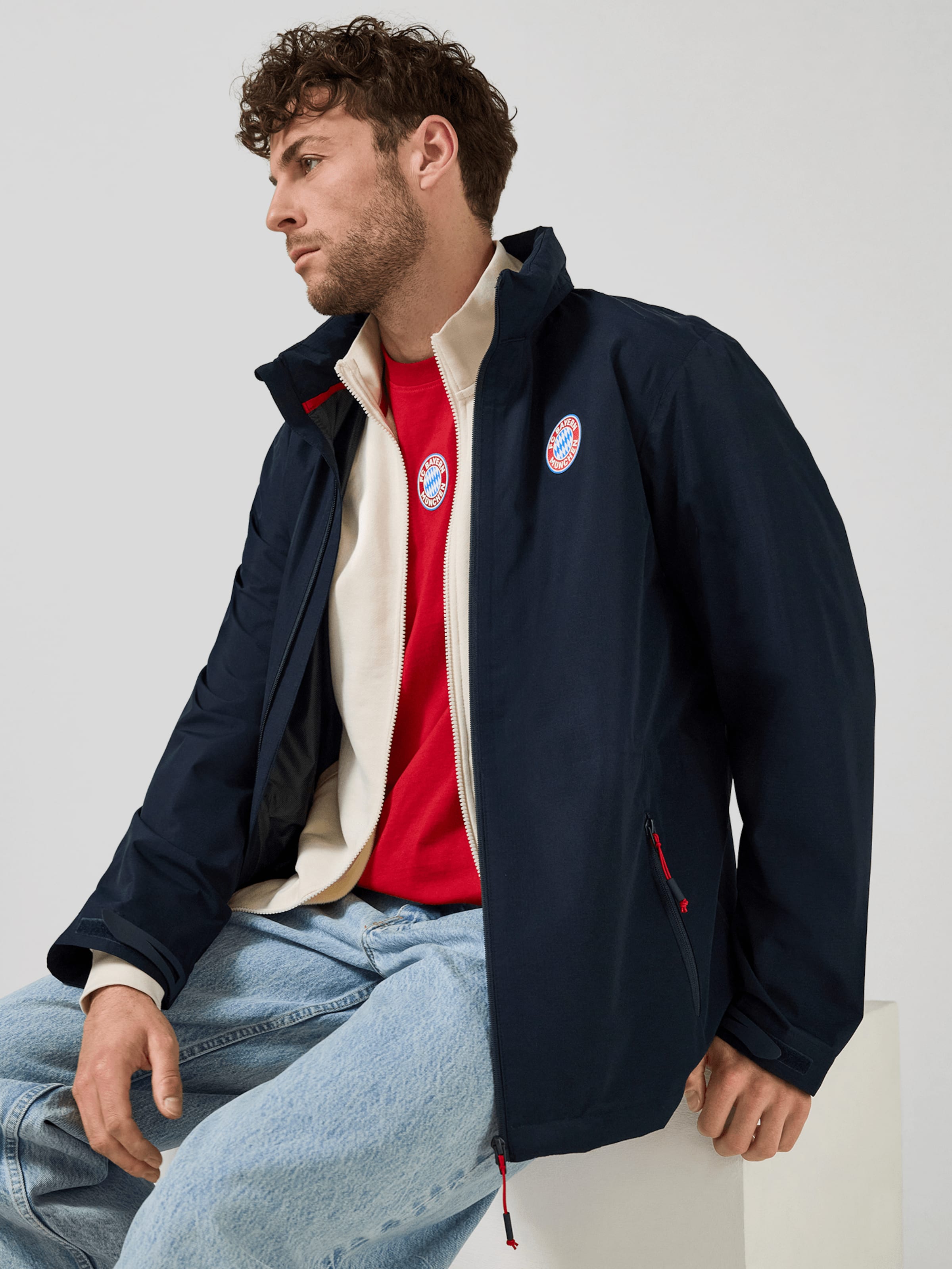 FC BAYERN MÜNCHEN Regenjacke Essentials in Blau