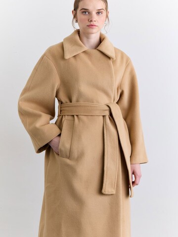 MANUKA Winter jacket in Beige: front