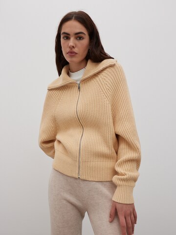 Cardigan 'Camilo' EDITED en beige : devant