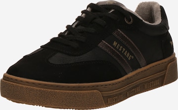 MUSTANG Nizke superge | črna barva: sprednja stran
