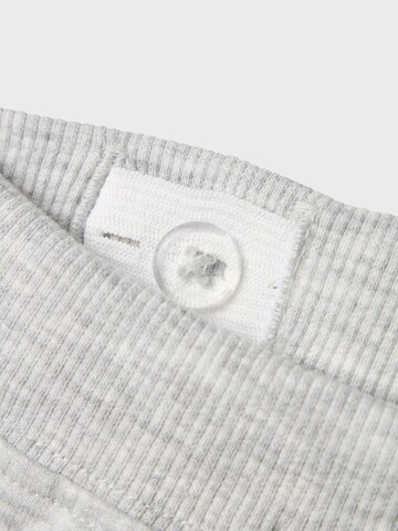 NAME IT - Tapered Pantalón 'NBNTakki' en gris