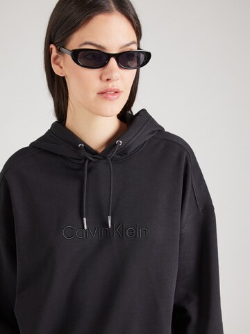 Felpa di Calvin Klein in nero