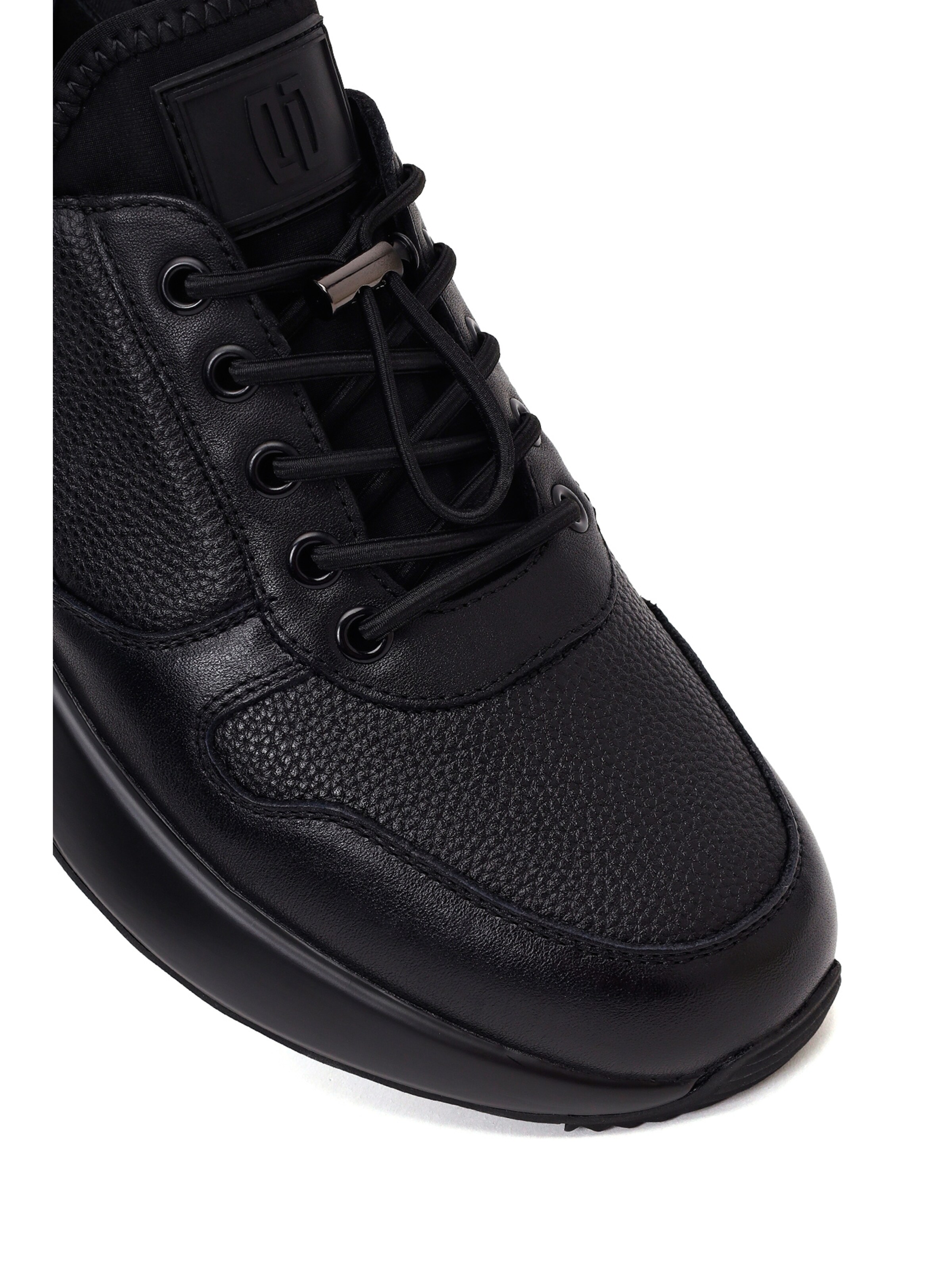 Sneaker bassa di Derimod in nero