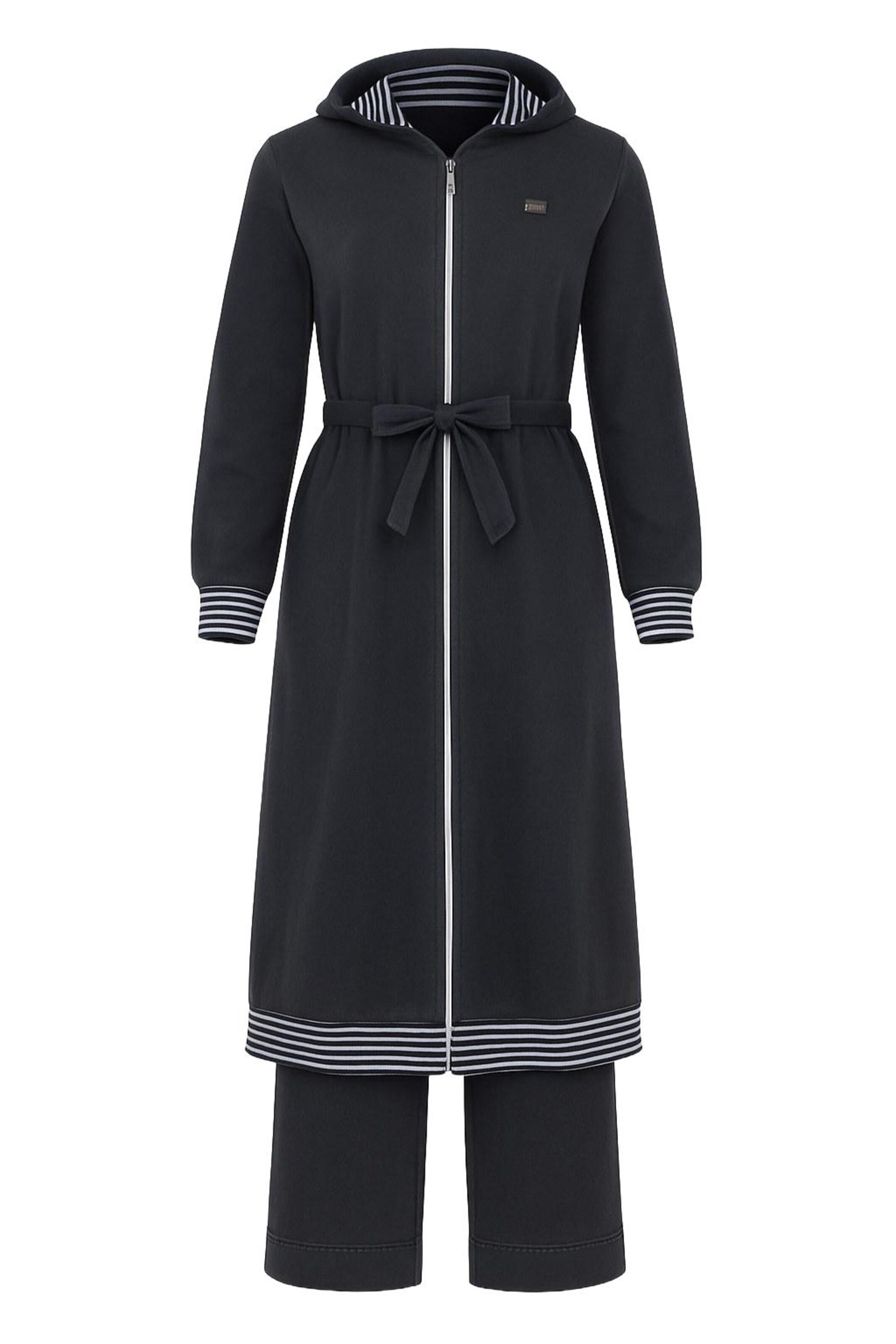 MODAMIHRAM Hosenanzug in Schwarz: Vorderseite