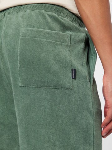 Regular Pantalon 'Essingen' DEDICATED. en vert