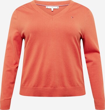 Tommy Hilfiger Curve Sweater in Red: front