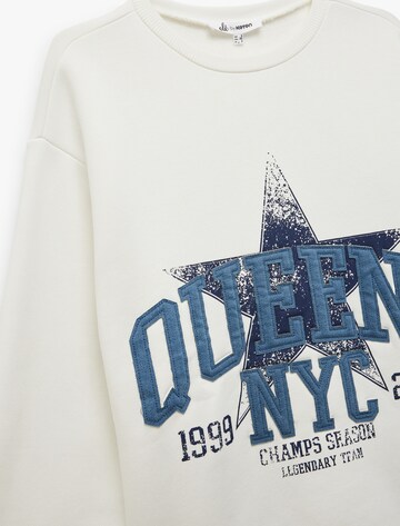 Koton Sweatshirt in White