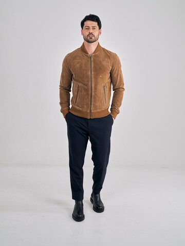 Coupe regular Veste mi-saison 'Ted' FREAKY NATION en marron