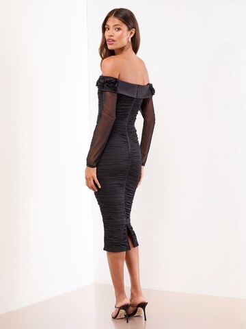 Lipsy Kokteilové šaty - Čierna