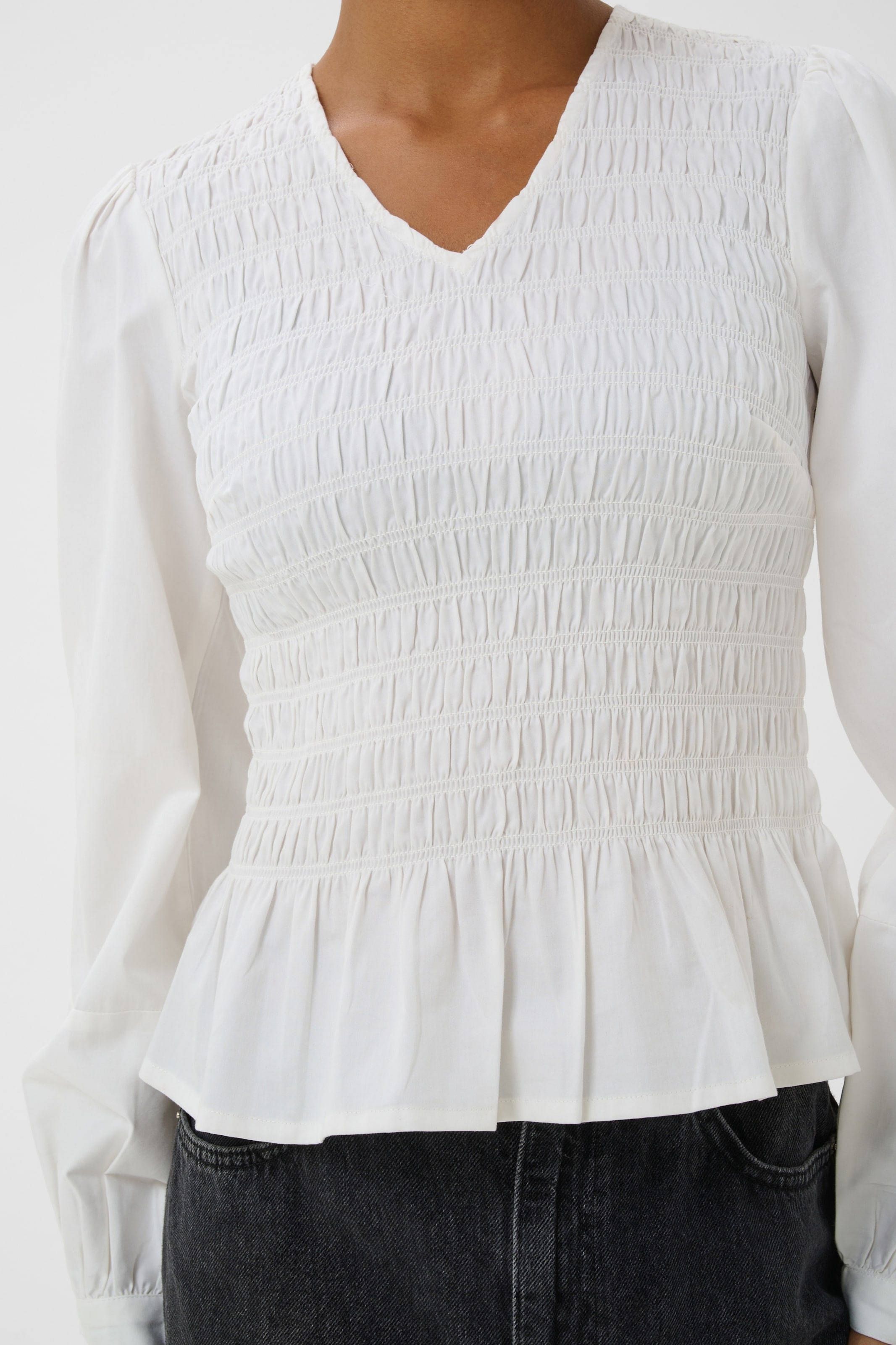 Part Two - Blusa em branco