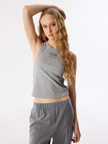 Twist Top in Grey: front