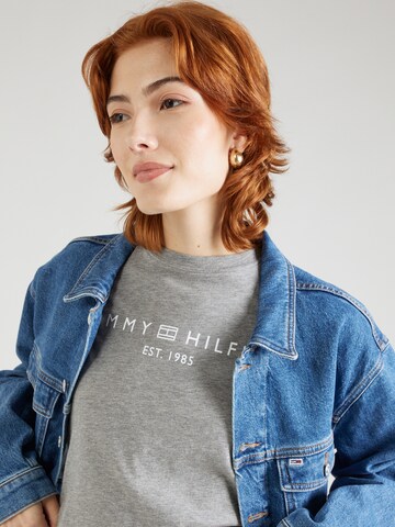 TOMMY HILFIGER Μπλουζάκι σε γκρι