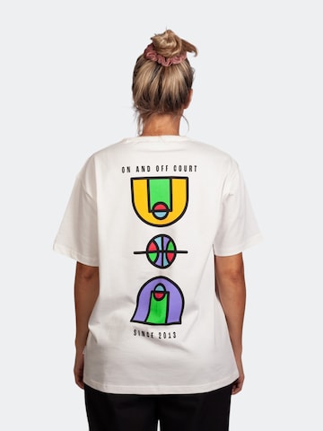 T-Shirt 'Ballin all Day' DillySocks en blanc