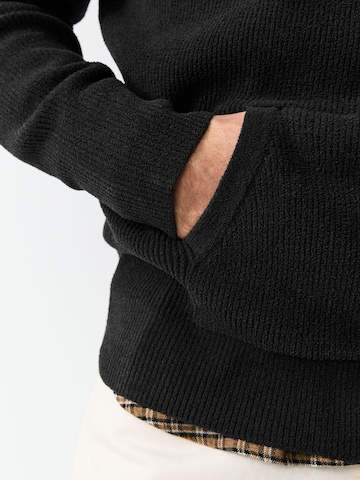 Next Kampsun, värv must