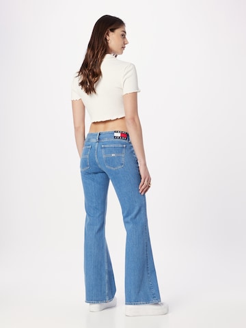 Tommy Jeans جينز ذات سيقان واسعة جينز 'Sophie' بلون أزرق
