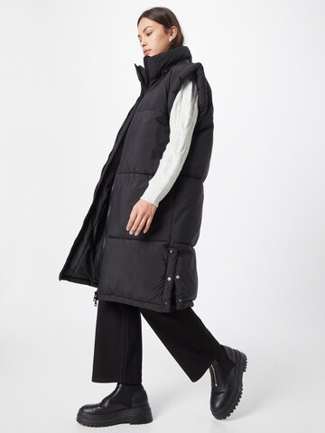 Gilet Gina Tricot en noir