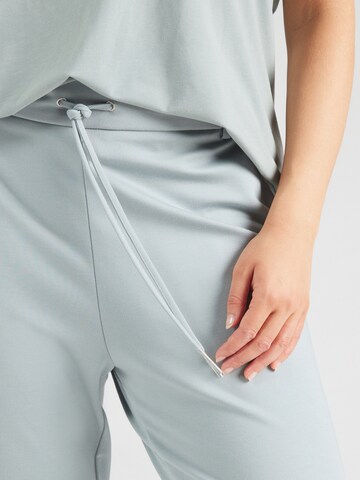ONLY Carmakoma Tapered Hosen 'CARGOLDTRASH CLASSIC' in Blau