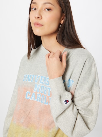 Champion Authentic Athletic Apparel Sweatshirt in Grau