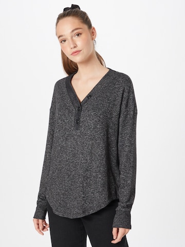 Pull-over GAP en noir : devant