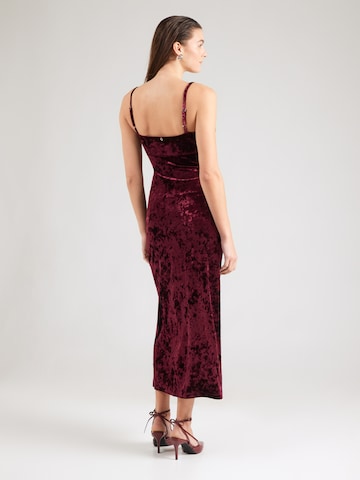GUESS Βραδινό φόρεμα σε κόκκινο